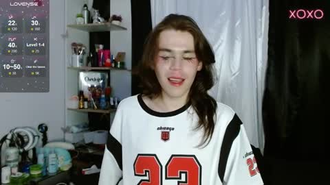 Shun White online show from December 5, 3:42 am