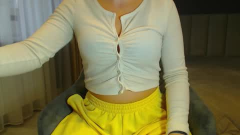Snapshot of shy_26 chatting on October 22, 9:23 am shy_26 online show from October 22, 9:23 am