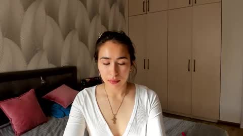 Snapshot of shy_bambiii chatting on September 25, 2:51 am Mika online show from September 25, 2:51 am
