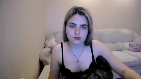shy_sabrina_ online show from May 21, 4:35 pm