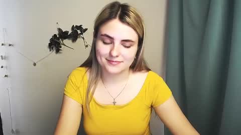 shy_sabrina_ online show from May 20, 3:40 pm