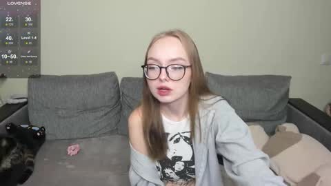 Snapshot of shy_suchka chatting on October 17, 6:45 pm Melissa online show from October 17, 6:45 pm