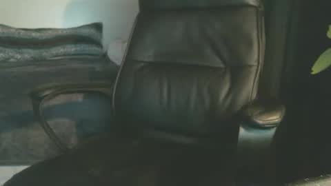 shyboyhugecum2020 online show from March 2, 4:28 am