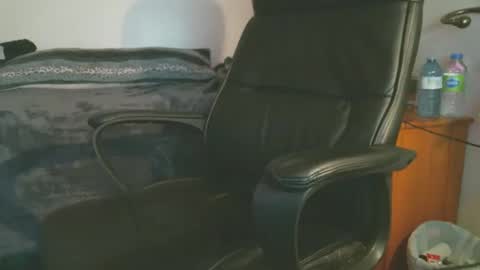 shyboyhugecum2020 online show from November 4, 3:41 am