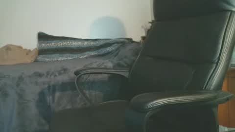 shyboyhugecum2020 online show from November 3, 3:40 am