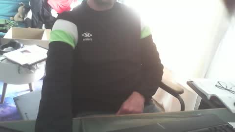 Snapshot of shyfrenchcock chatting on March 8, 1:47 pm shyfrenchcock online show from March 8, 1:47 pm