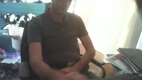 Snapshot of shyfrenchcock chatting on October 17, 1:04 pm shyfrenchcock online show from October 17, 1:04 pm