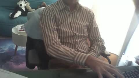 Snapshot of shyfrenchcock chatting on October 27, 2:39 pm shyfrenchcock online show from October 27, 2:39 pm