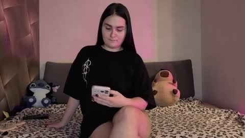 Lesley online show from March 31, 4:18 pm