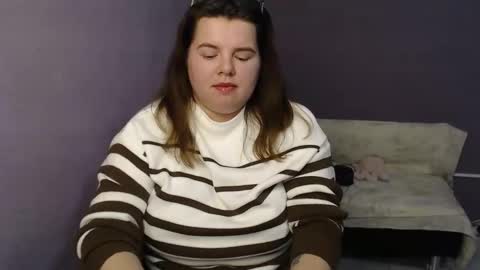 Snapshot of shyness_girl chatting on October 2, 10:25 am Bethany online show from October 2, 10:25 am