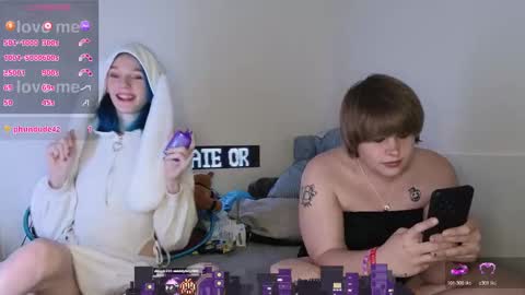 Hippie online show from March 28, 2:46 am