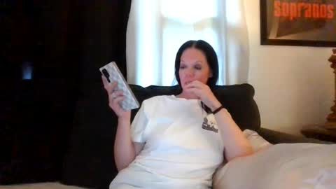 Mrs. St. Patrickk online show from August 4, 8:38 pm