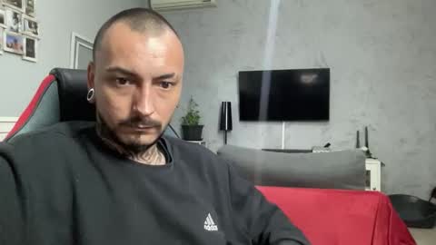 sidvicious23cm online show from February 24, 7:06 pm