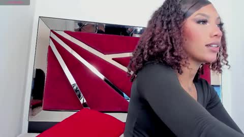 Sienna  online show from February 18, 12:05 pm