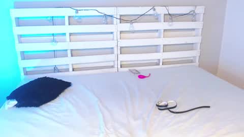 siennaruby1 online show from February 27, 8:02 am