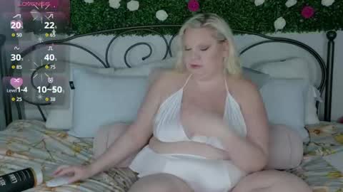 Sienna Luxx online show from August 8, 3:27 am