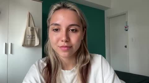 You fav Miss Si online show from March 21, 8:19 am