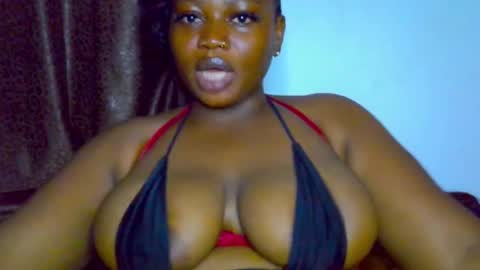 Snapshot of silky_caramel chatting on September 13, 10:34 pm Caramel online show from September 13, 10:34 pm