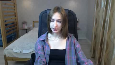 silkymiley online show from September 25, 7:37 am