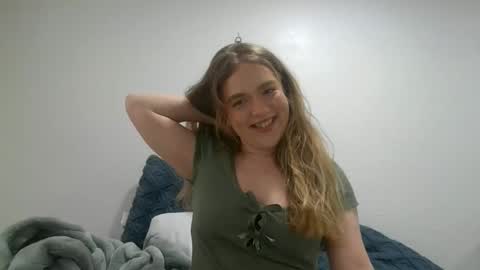 sillygoose1014 online show from March 30, 8:42 pm