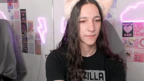 silvermuse online show from April 1, 10:39 pm