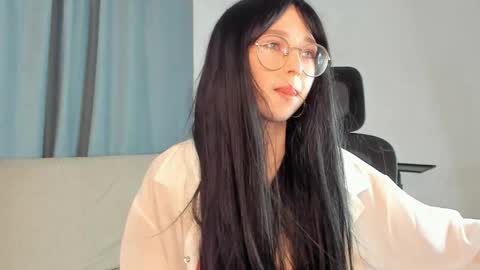 Alice online show from April 19, 9:17 pm