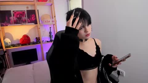 Wendy help me get get 69 likes  online show from February 4, 7:23 am