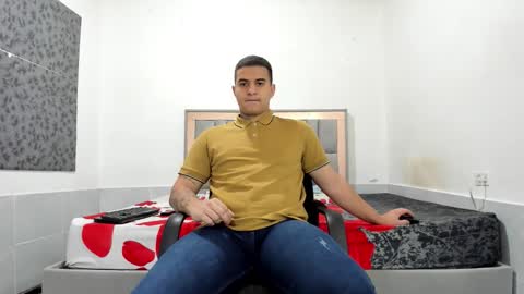 SIMON KELER online show from February 8, 6:00 pm