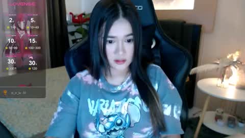 Adrianna Fowler online show from November 6, 2:25 am