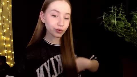 Snapshot of sindiwatsoon chatting on September 23, 8:08 am Sindi online show from September 23, 8:08 am