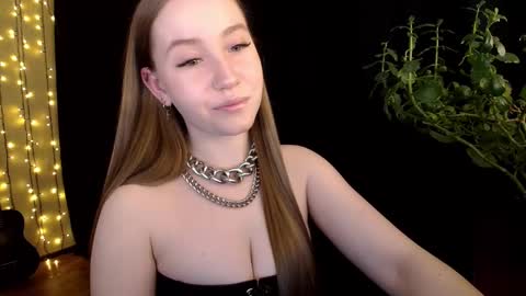 Snapshot of sindiwatsoon chatting on October 4, 11:08 am Sindi online show from October 4, 11:08 am