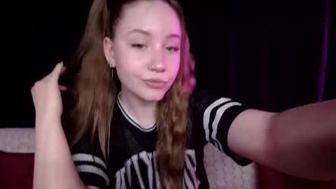 Snapshot of sindiwatsoon chatting on February 15, 3:28 pm Sindi online show from February 15, 3:28 pm