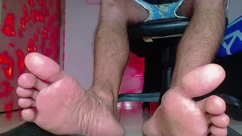 only foot                         worshipers here online show from October 31, 3:07 am