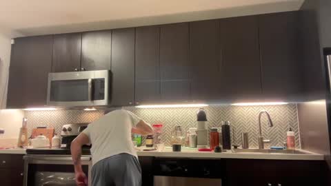 Snapshot of sirbubblesworth chatting on December 19, 3:51 am sirbubblesworth online show from December 19, 3:51 am