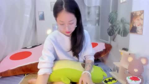 julila online show from November 25, 3:05 am