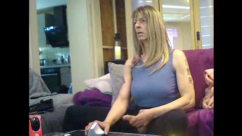 Biancasissy online show from May 1, 9:03 am