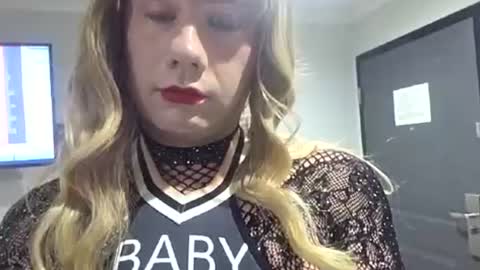 sissywhiteb online show from June 16, 5:44 am