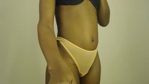 sizzly_ass online show from May 11, 4:04 pm