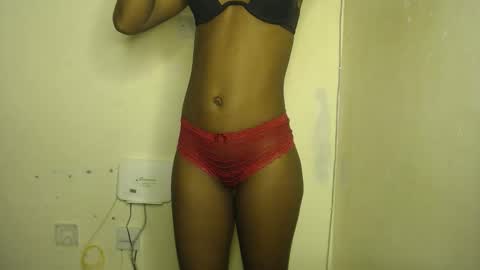 sizzly_ass online show from April 18, 10:21 pm