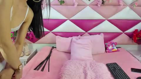 Skarlet online show from April 2, 9:00 pm