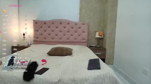 Briana online show from November 11, 6:15 am