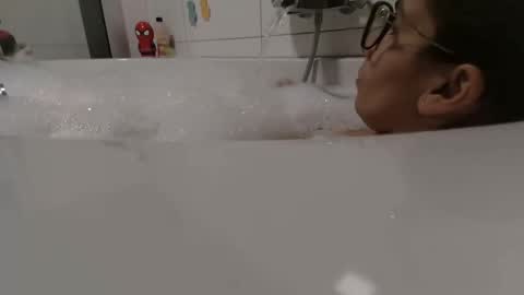 skinnymilf14021986 online show from November 17, 7:38 pm