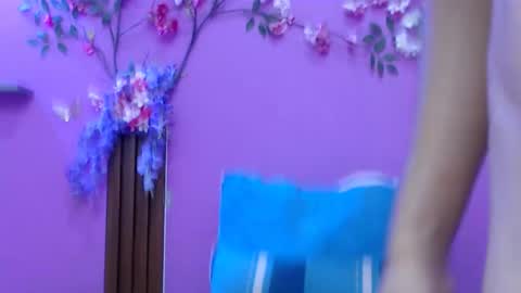 Snapshot of skinnysofia18 chatting on October 20, 2:33 pm sofia online show from October 20, 2:33 pm