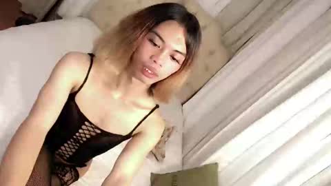 skinnytrans69 online show from May 11, 4:04 pm