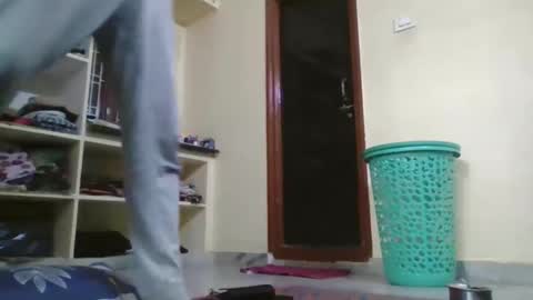 Snapshot of sklavepappu143 chatting on October 18, 8:51 am Indianslut1431 online show from October 18, 8:51 am
