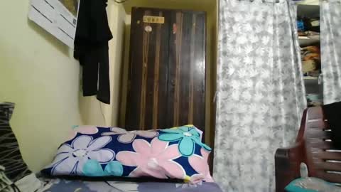 Indianslut1431 online show from July 3, 9:36 am