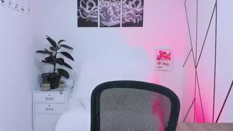 Daniel online show from November 18, 3:09 am