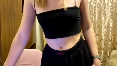 skyedavis online show from January 10, 8:36 pm