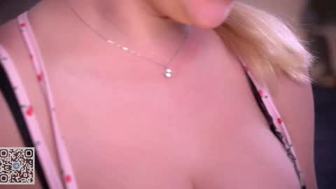 Skye online show from March 15, 7:28 pm