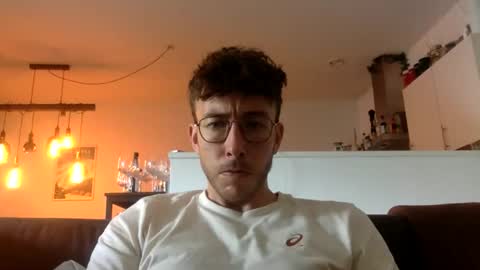 skyisthelimit1995 online show from September 14, 9:33 am